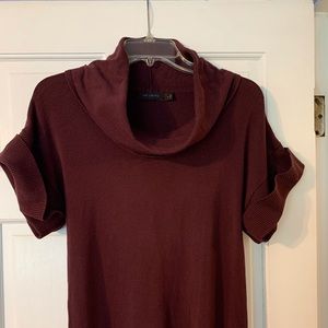 Short sleeved auburn sweater